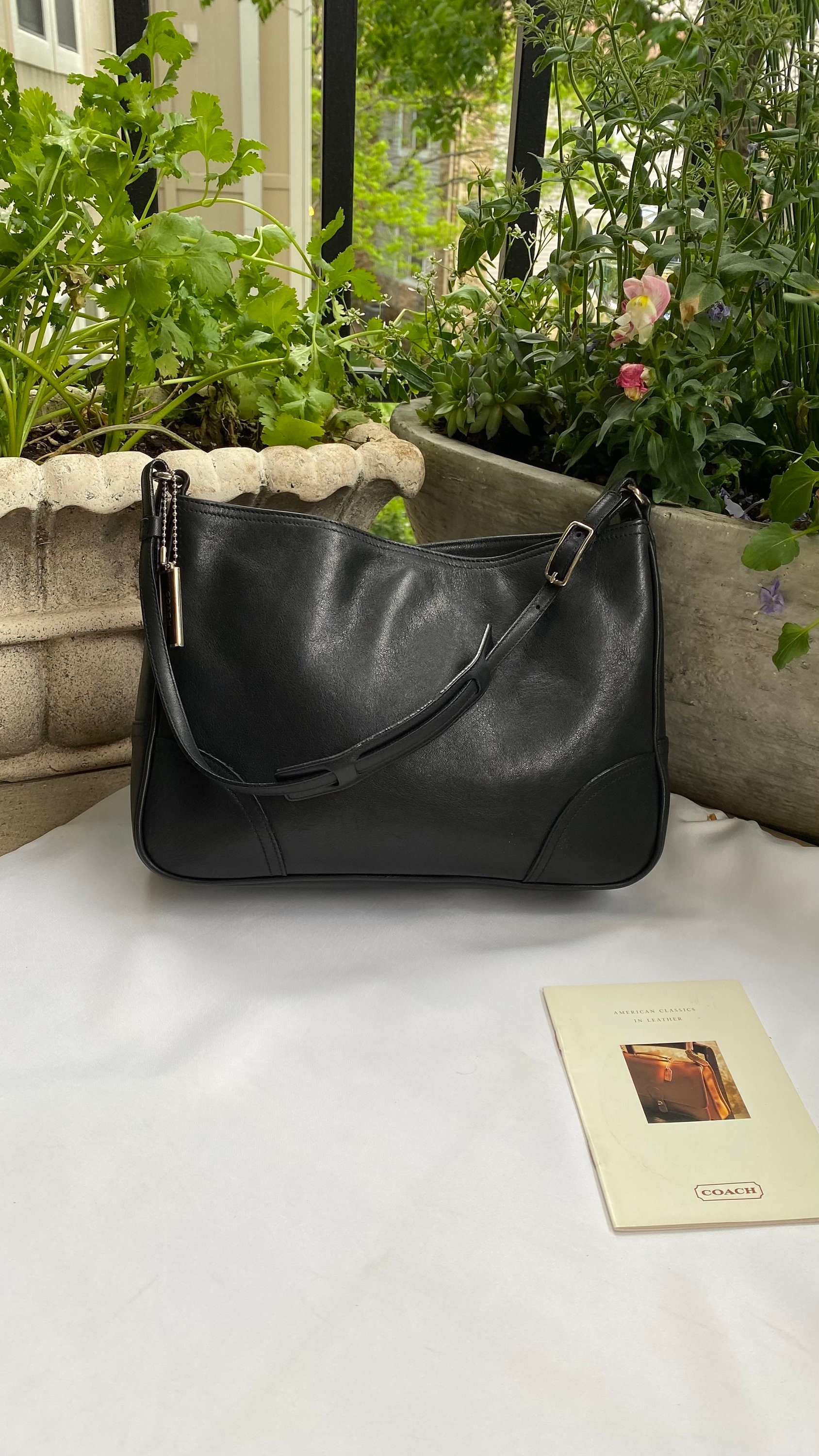 Coach Vintage - Black Leather Hobo Shoulder Bag Purse Coach Vintage - Black Leather Hobo Shoulder Bag Purse