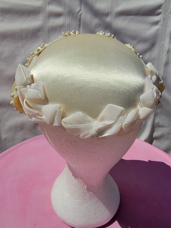 1950s Ivory Bridal Pillbox Hat - image 6