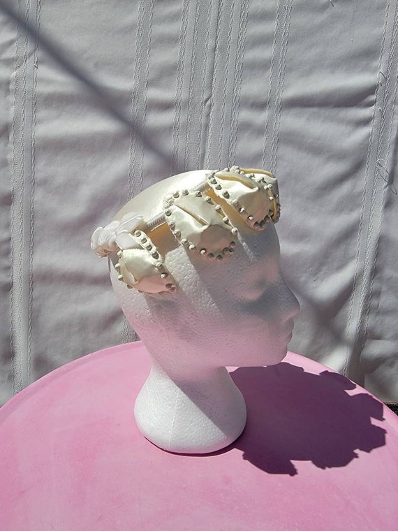 1950s Ivory Bridal Pillbox Hat - image 2