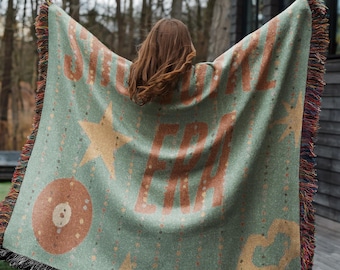 Showgirl Era Woven Cotton Throw Blanket with Fringed Edges