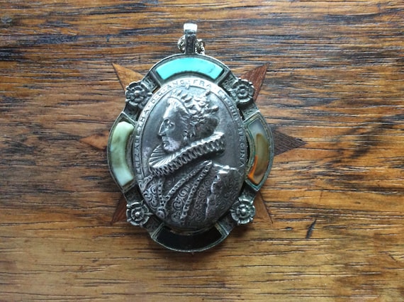Queen Elizabeth the First Armada Jewel Pendant sig