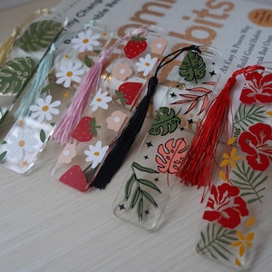 Learn How To DIY Custom Acrylic Bookmarks – Hey Maca