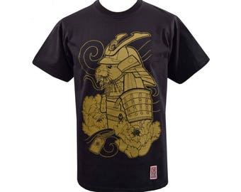 Samurai Asian Otter Mens T-Shirt - Japanese Samurai Armour Helmet -