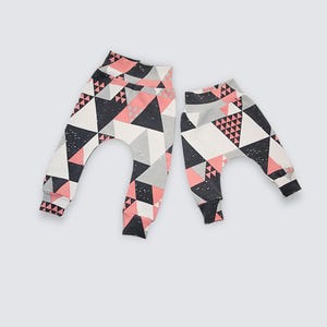 ベビーパンツの型紙 簡単に縫えるハーレムパンツの縫製パターン PDF ニットレギンス DIY ベビーシャワーギフト 洋服のアイデア