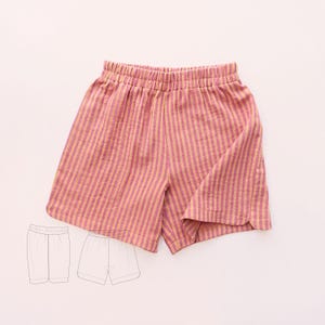 Damen-Shorts-Schnittmuster (PDF) von MadeByMePatterns – ein sehr einfaches Anfängerprojekt mit elastischem Bund für Strand- oder Sportbekleidung.