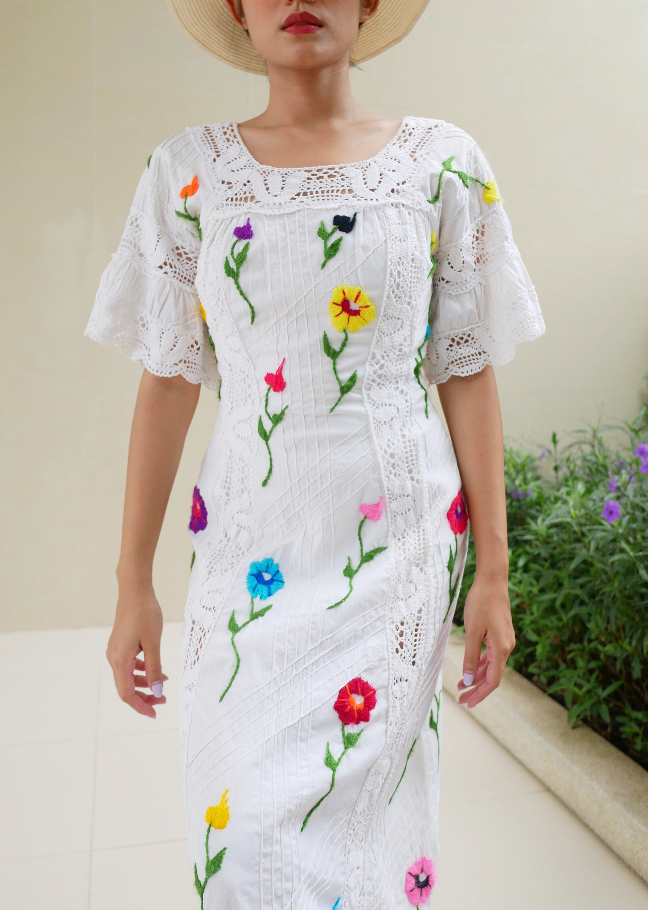 70s Vintage Oaxacan Mexican Crochet Dress / Floral Embroidery Boho Bell 70s Vintage Oaxacan Mexican Crochet Dress / Floral Embroidery Boho Bell