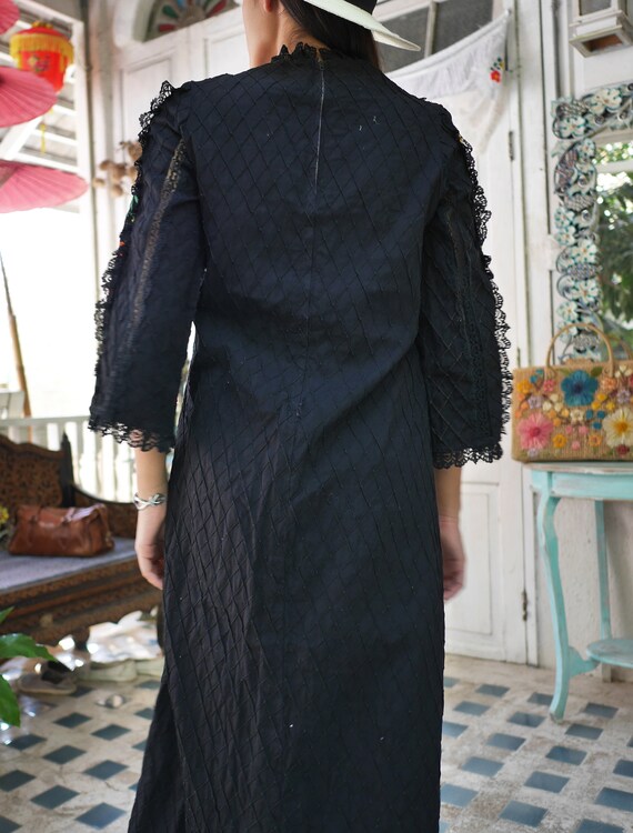 Vintage Black  Mexican Lace  Dress, Embroidered L… - image 8