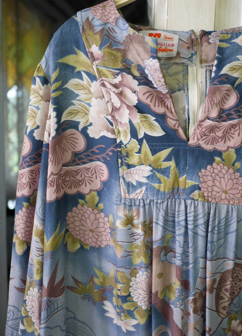 Vintage Hawaiian Maxi Dress, Tropical Print Hawaiian Dress image 9
