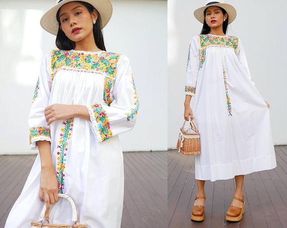 70s Oaxacan Embroidered Mexican Dress | Vintage ME