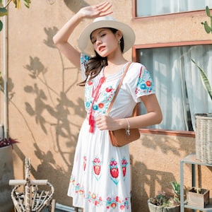 Vintage Mexican Dress, Floral Embroidered Dress