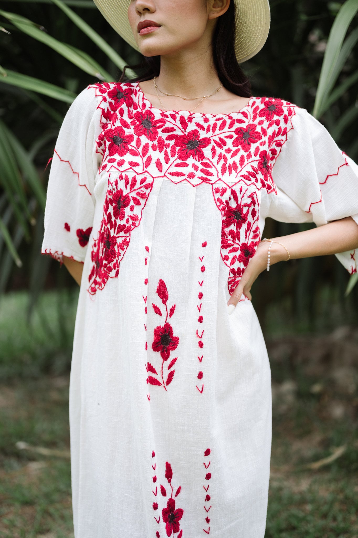 Vintage Hand Embroidered Mexican Dress From LAREDO TEXAS, Offwhite