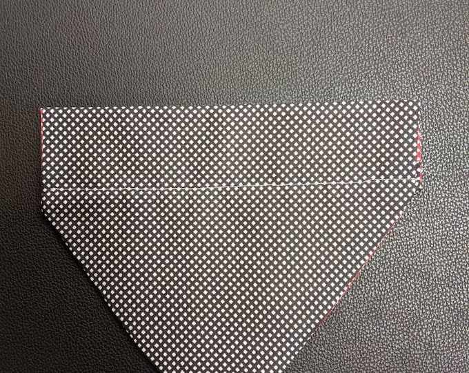 Dog bandana in black/red and white spotted cotton