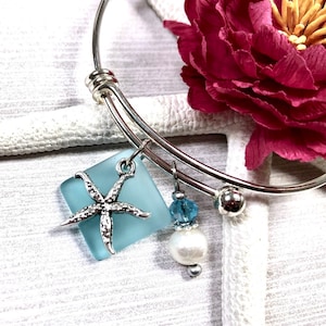 Blue Sea Glass Starfish Bracelet, Starfish Bracelet, Sea Glass Bangle Bracelet, Blue Sea Glass Bracelet, Sea Glass Jewelry, Beachy Jewelry