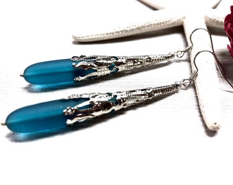 Sea Glass Teardrop Ohrringe, Teardrop Ohrringe, Petrol Blau Sea Glass Ohrringe, Boho Ohrringe, Sea Glass Schmuck, Sommer Schmuck, Brautjungfer Geschenk