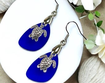 Sea Glass Turtle Earrings • Sea Turtle Earrings• Turtle Jewelry • Turtle Gift • Sea Glass Earrings • Sea Glass Jewelry, Beachy Jewelry
