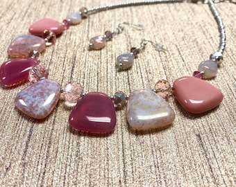 Pink Statement Necklace, Chunky Pink Glass Necklace, Pink Dangle Earrings, Chunky Necklace, Glass Jewelry, Summer Jewelry