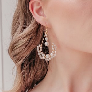 Boucles d'oreilles bohèmes, boucles d'oreilles de mariage de luxe, boucles d'oreilles en argent et perles, boucles d'oreilles de mariée bohèmes, boucles d'oreilles pendantes, larme moderne image 1