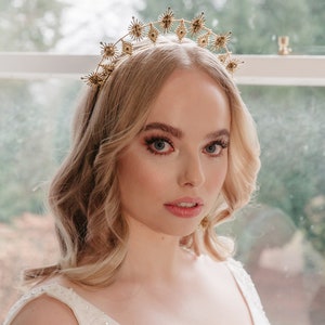 Beautiful star headpiece for a celestial wedding, Luxury bridal crown, Constellation jewellery, Space and sky, Boho tiara, Vintage art deco image 3