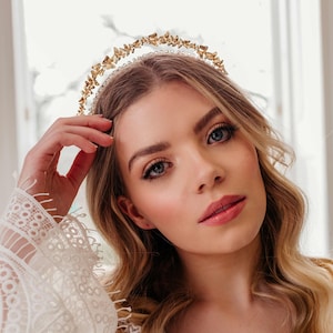 Bridal Headpiece, Vintage Bohemian Floating Halo Crown, Flower Vines and Crystals, Gold or Silver Bridal Tiara, Romantic Wedding Accessory