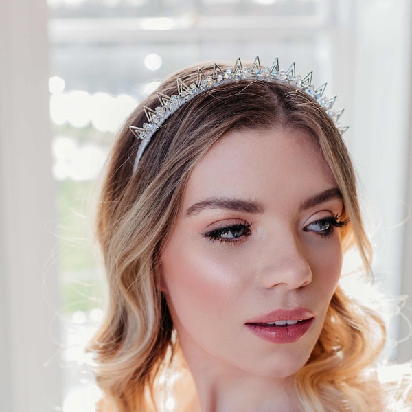 Gold Wedding Headpiece, Gold Spike Crown, Bold Bride, Alternative Bridal Halo, Goth Crown, Punk Bride, Spiked Hairpiece, Unique Wedding