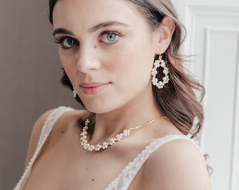 Luxury pearl necklace for a classic wedding, Bridal accessories, Vintage style bridal necklace, Unique and delicate jewelry for bride