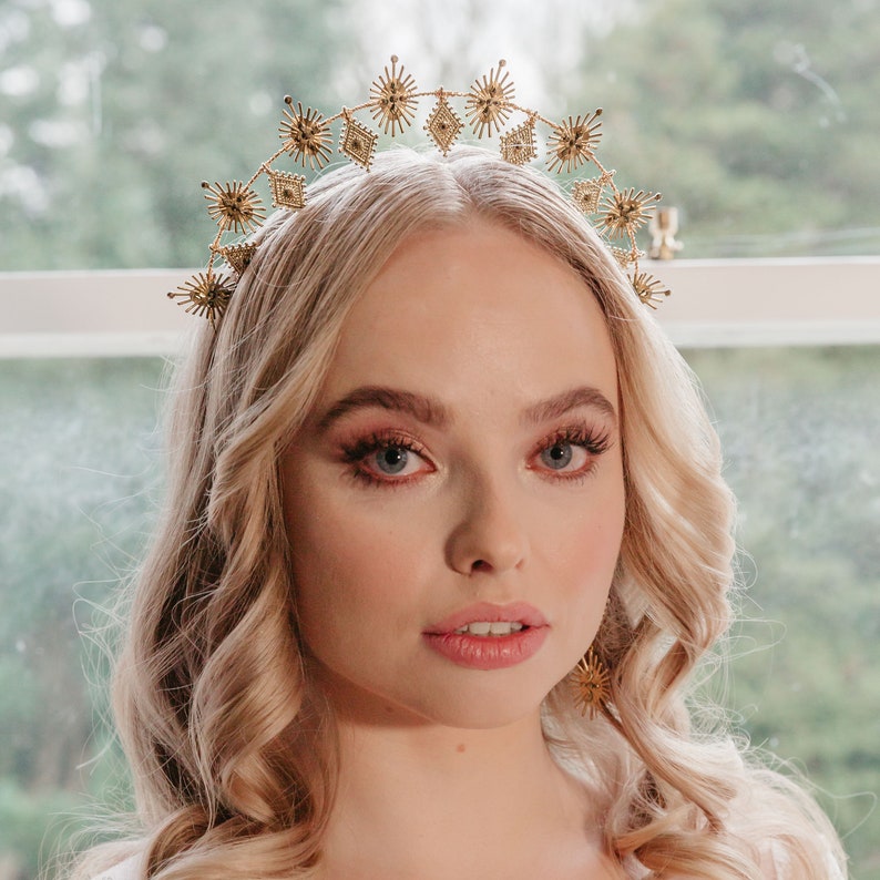 Beautiful star headpiece for a celestial wedding, Luxury bridal crown, Constellation jewellery, Space and sky, Boho tiara, Vintage art deco image 7