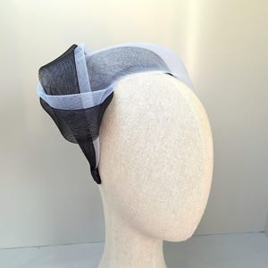 black and white fascinator, Races headpiece, Wedding guest hair accessory, Special event headband, hat alternative, mother of the bride
