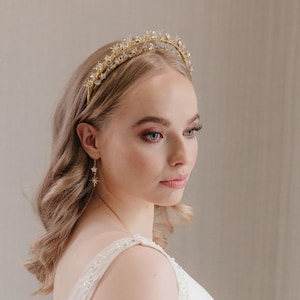 Gold Bridal Hair Accessories, Celestial wedding Accessory, Star Headpiece, Statement star headband, Unique wedding crown, Star bridal halo