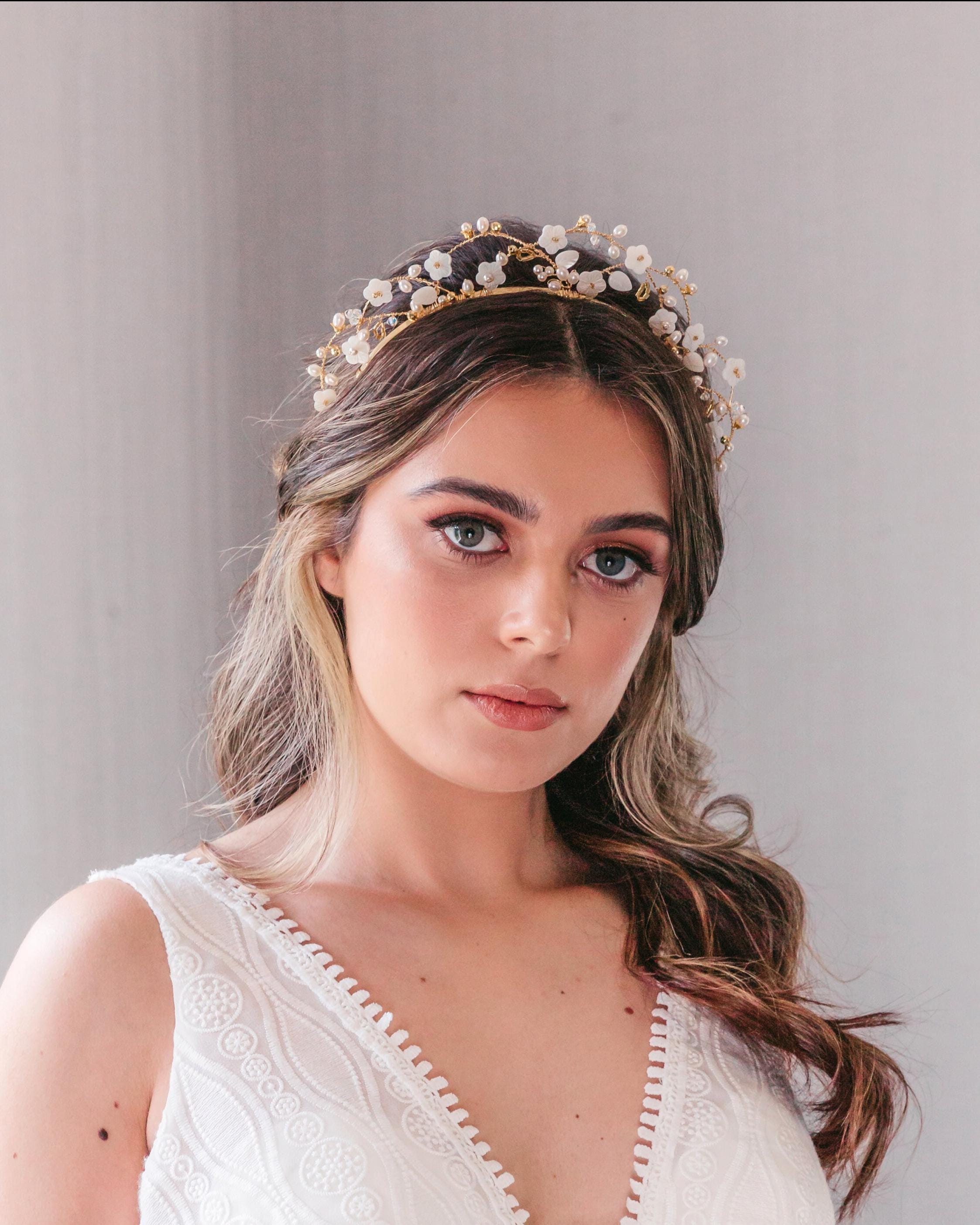 Rustic Bridal Crown, Boho Wedding Headpiece, Floral Pearl Tiara  display picture 1