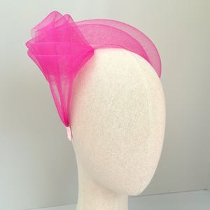 Bright pink fascinator, Cerise headpiece, Wedding guest hair accessory, Races headband, hat alternative, Fuschia decoration, mother of bride