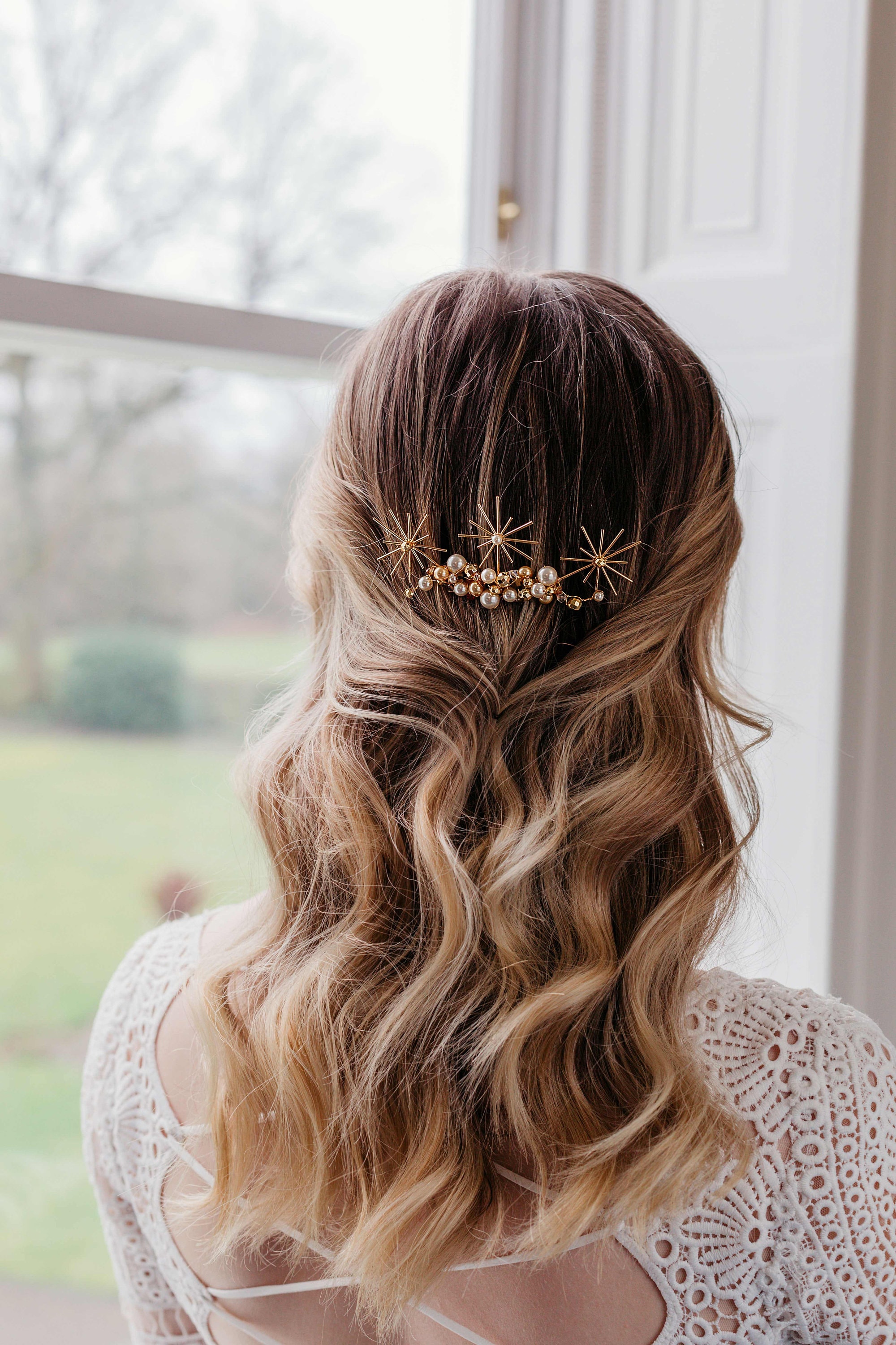 Bodas Accesorios Accesorios para el cabello Peinetas peine de pelo de boda estrella de oro accesorio de cabello dorado de boda Peine de cristal de oro nupcial tocado de oro accesorio de cabello de cristal Estilo:#4018. 