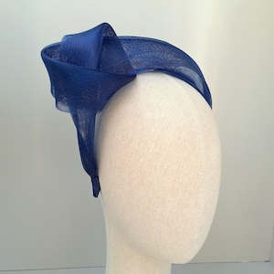 Navy blue fascinator, formal event headpiece, Wedding guest accessory, Races headband, hat alternative, Hair decoration, mother of the bride