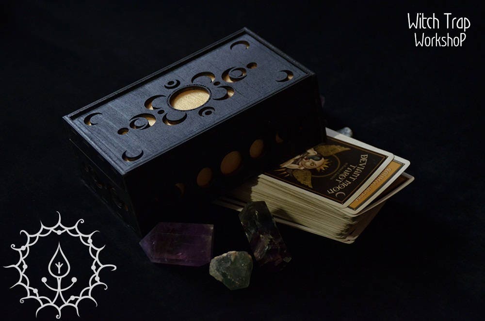 Demented Moon Tarot box