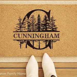 Personalized Forest Monogram Doormat – Custom Cabin Welcome Mat with Family Name | Rustic Mountain Front Door Decor, Housewarming Gift
