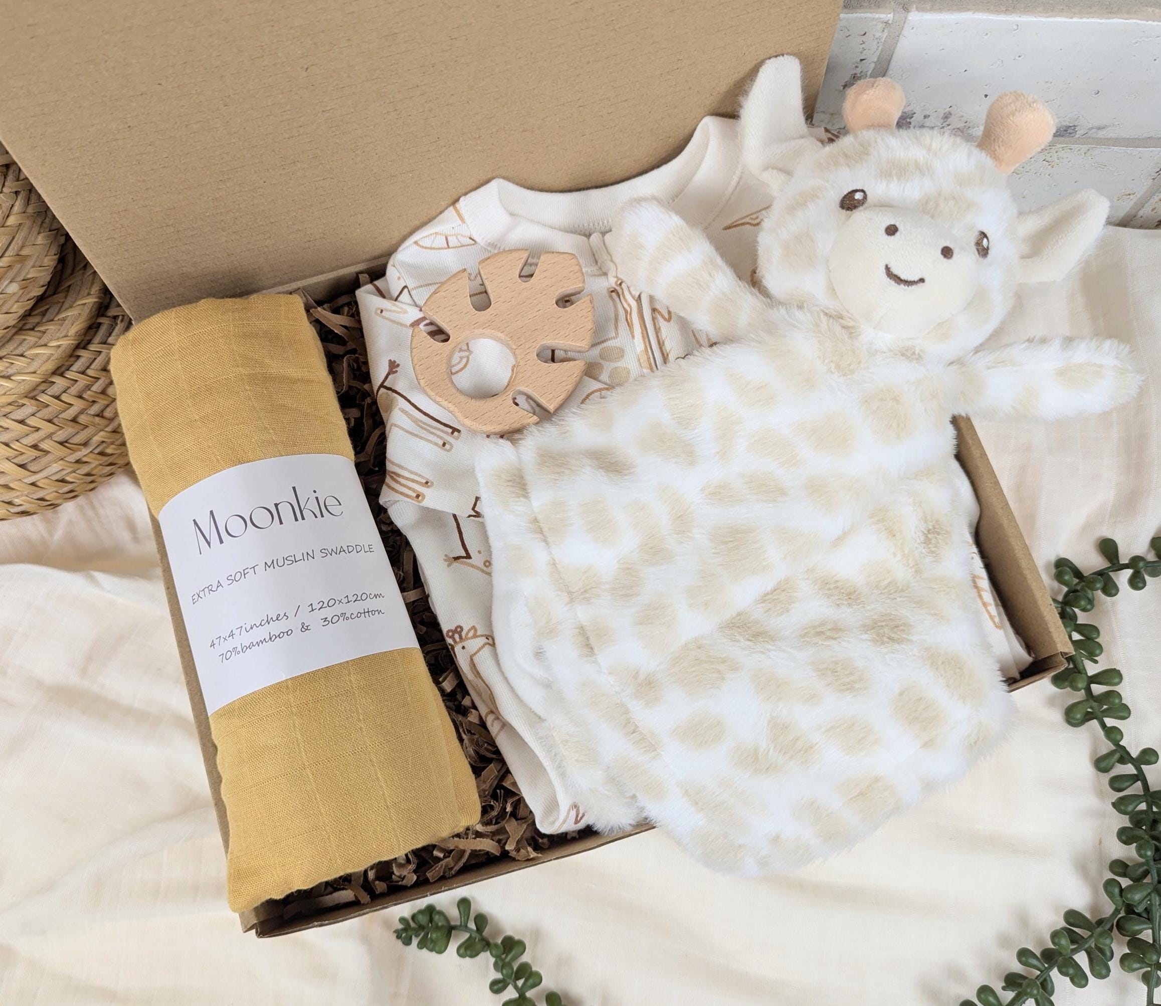 Giraffe Baby Gift, New Baby Gift Set, New Baby boy gift, New Baby Girl Gift, Safari Animal Gift, Baby Shower Gift, Baby Gift, Giraffe Baby