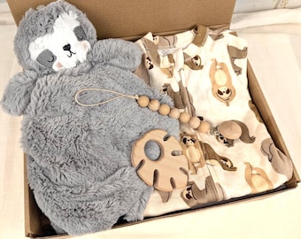 Sloth Baby Gift Box, Neutral Newborn Gift Set, Baby boy gift, Baby gift box Slot, Brown Sloth gift baby