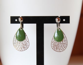 Boucles d'oreilles clips vert avocat, goutte lasercut argenté, pendante, idée cadeau, anniversaire, noël