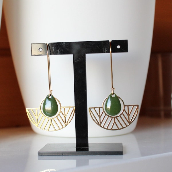 boucles d'oreille vert avocat et doré, sequin émaillé goutte, breloque demi cercle dorée, bijou minimaliste, cadeau, anniversaire, noël