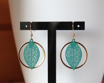 Boucles d'oreilles feuille vert sapin, anneau doré, minimaliste, tendance, cadeau, anniversaire, noël