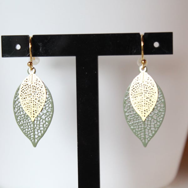 boucles d'oreille dorée et kaki, feuille filigrane, bijoux minimaliste, idée cadeau, anniversaire, Noël