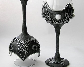 Wedding wine glasses with a Celtic knot in silver-black color for wedding Vikings, Gothic wedding, Medieval wedding Set of two wine glasses