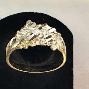 10k Yellow Gold Small Nugget Ring -- Size 7