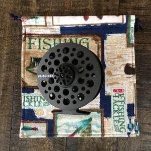 Fliegenfischen Zubehör, Fliegenfischen Ausrüstung, Reel Bag, Fliegenfischen Geschenk für Männer, Geschenk für Frauen, Angelrolle Beutel, "Fang des Tages"