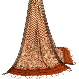 Longue étole tissée à carreaux en laine mélangée Dupatta vintage crème et rouille Sushila à porter ou à fabriquer