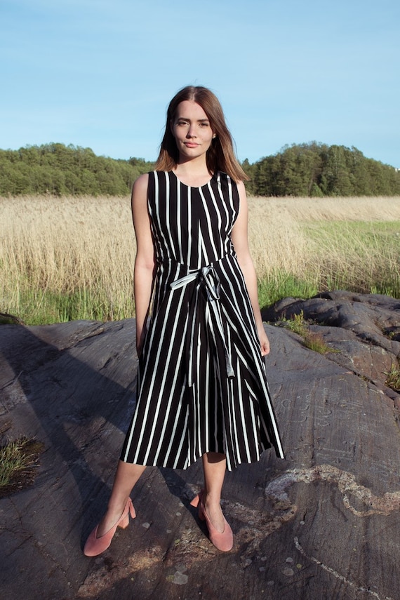 Rare vintage Vuokko wrap dress / black and white s