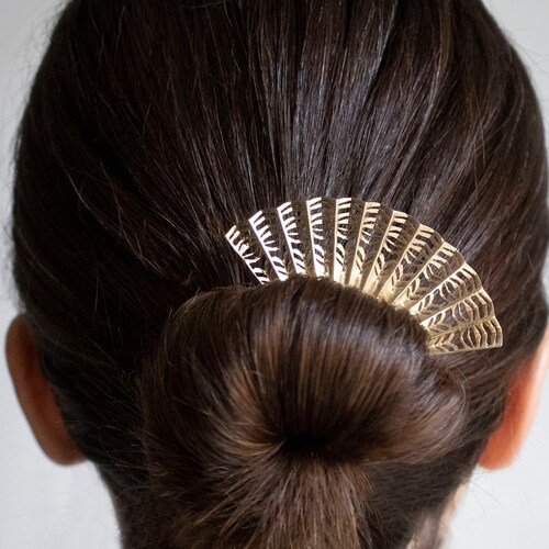 Fan-shaped Bridal Hair Piece Hair Comb / Hair Stick in Gold - Etsy Fan-shaped Bridal Hair Piece Hair Comb / Hair Stick in Gold - Etsy