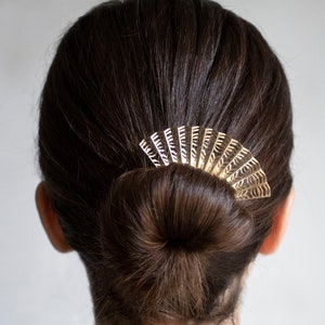 Fächerförmiges Braut Haarteil, Haarkamm / Haarstab aus vergoldeter Bronze