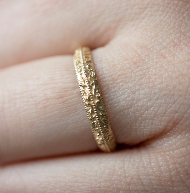 Antique 'Love Conquers All' Wedding Ring Latin Letters Victorian Vintage Wedding Band in 14 karat Solid Gold image 5