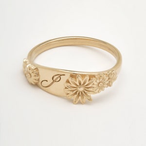 Daisy Signet |  Dainty Botanical Floral Ring |  April Birth Flower ring in 14K solid gold