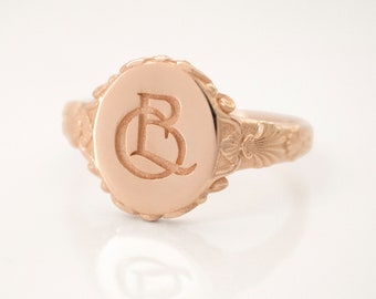 Seashell Signet Ring - Vintage Ocean signet, personalized monogram ring